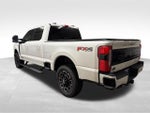 2025 F-350 Super Duty Thumbnail 2