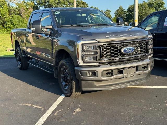 2024 Ford F-350 Super Duty Lariat — photo 1 of 3