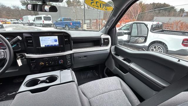 2025 Ford F-350 Super Duty XLT