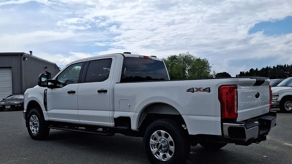 2024 Ford F-350 Super Duty XLT