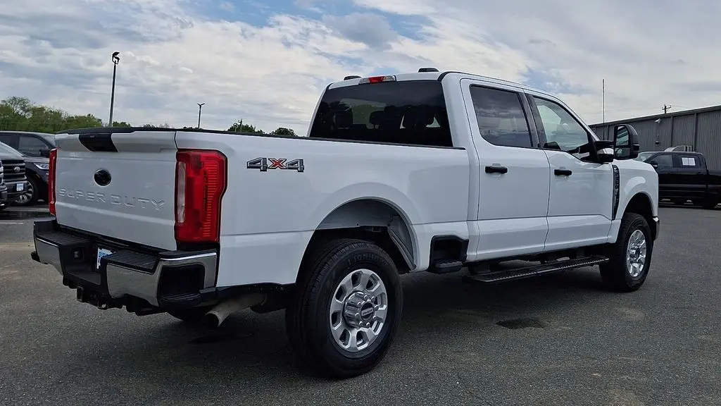 2024 Ford F-350 Super Duty XLT