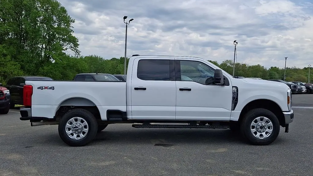 2024 Ford F-350 Super Duty XLT
