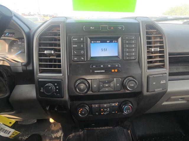 2022 Ford F-350 - $29,500