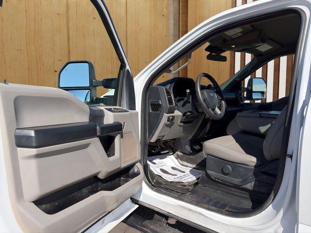 2022 Ford F-350 - $29,500
