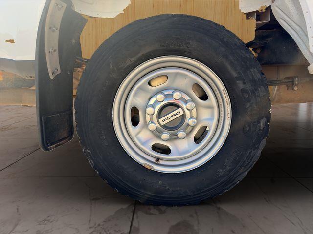 2022 Ford F-350 - $29,500
