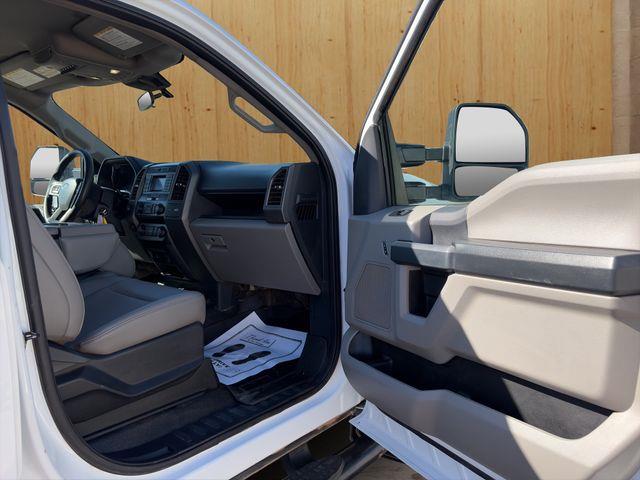 2022 Ford F-350 - $29,500