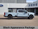 2025 F-350 Super Duty Thumbnail 3