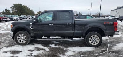 2019 Ford F-350 Super Duty 4X4 Lariat 4DR Crew Cab 6.8 FT. SB SRW Pickup