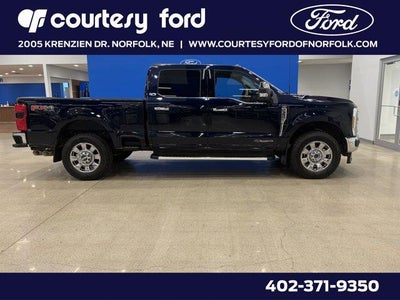 2023 Ford F-350 Super Duty 4X4 Lariat 4DR Crew Cab 6.8 FT. SB SRW Pickup