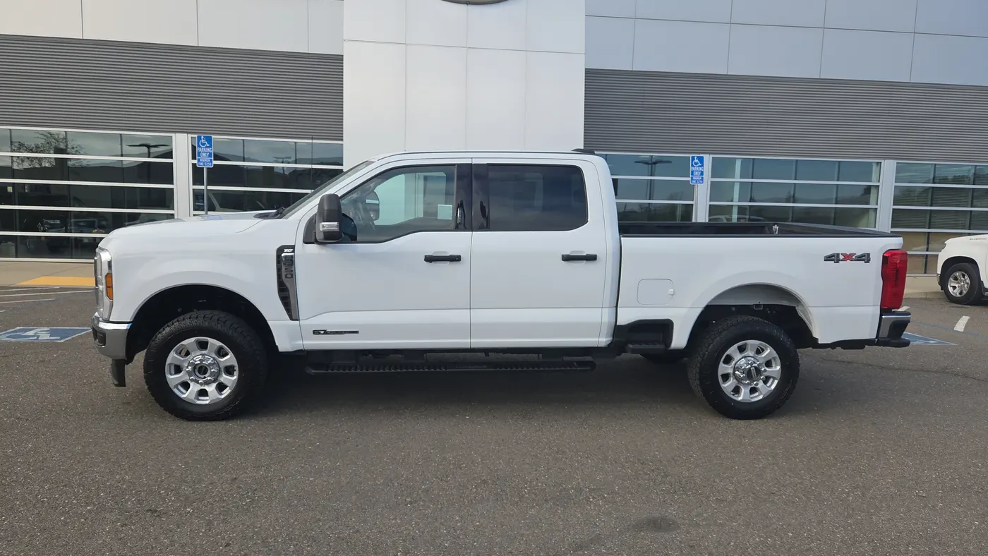 2024 Ford F-350 Super Duty XLT