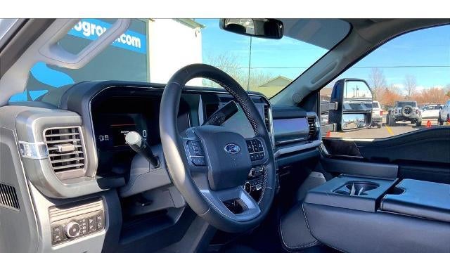 2025 Ford F-350 Super Duty Platinum