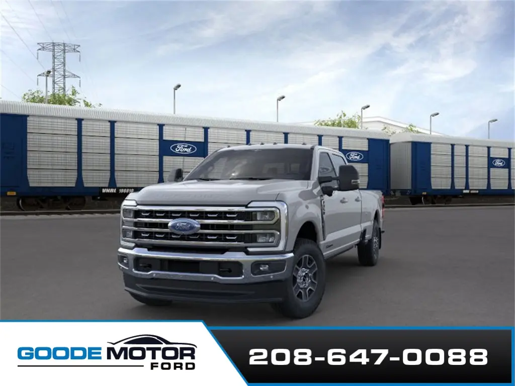 2025 Ford F-350 Super Duty Lariat — photo 1 of 12