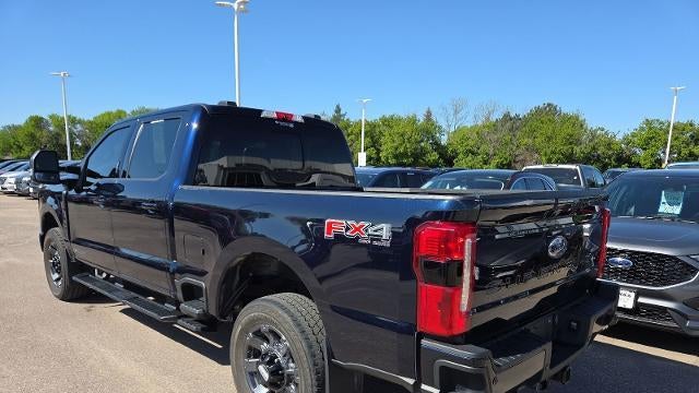 2023 Ford F-350 Super Duty Platinum