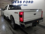 2025 F-350 Super Duty Thumbnail 3