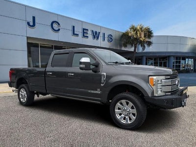 2017 Ford F-350 Super Duty 4X4 Platinum 4DR Crew Cab 8 FT. LB SRW Pickup