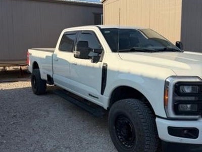 2023 Ford F-350 Super Duty 4X4 Lariat 4DR Crew Cab 6.8 FT. SB SRW Pickup