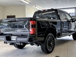 2025 F-350 Super Duty Thumbnail 4
