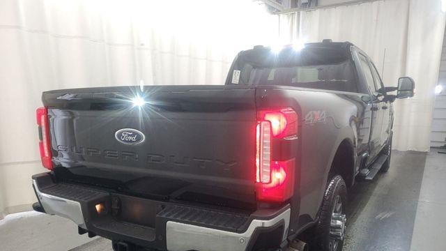 2025 Ford F-350 Super Duty Lariat