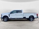 2025 F-350 Super Duty Thumbnail 2