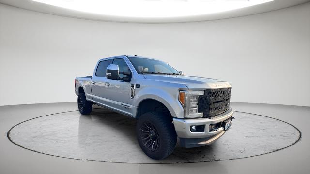 2017 Ford F-350 - $36,795
