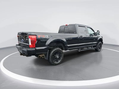 2019 Ford F-350 Super Duty 4X4 Lariat 4DR Crew Cab 6.8 FT. SB SRW Pickup