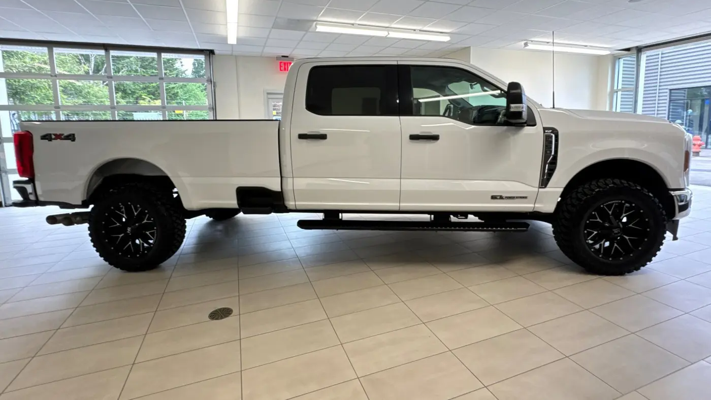 2024 Ford F-350 Super Duty Platinum