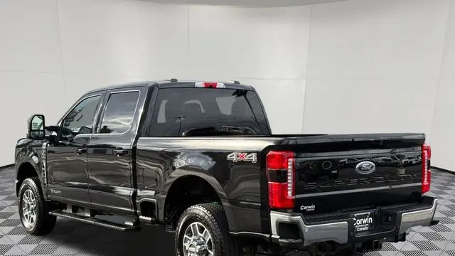 2025 Ford F-350 Super Duty Lariat