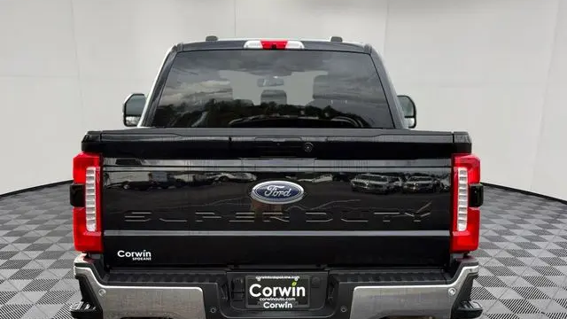 2025 Ford F-350 Super Duty Lariat