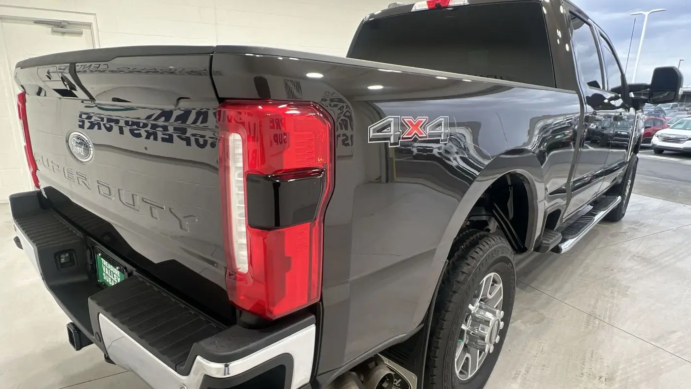 2025 Ford F-350 Super Duty Lariat