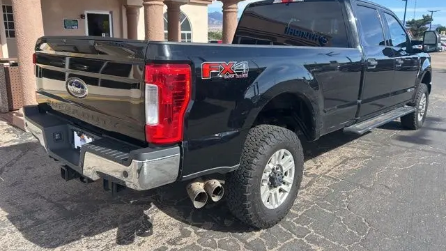 2017 Ford F-350 Super Duty Platinum