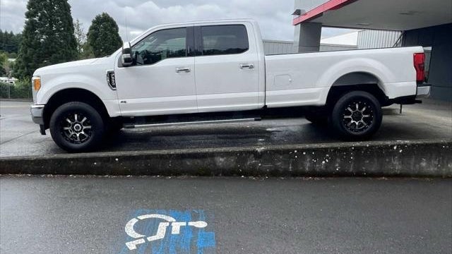 2017 Ford F-350 Super Duty Lariat