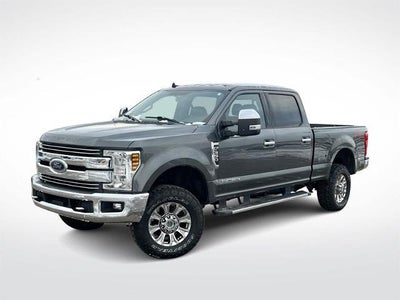 2019 Ford F-350 Super Duty 4X4 Lariat 4DR Crew Cab 6.8 FT. SB SRW Pickup