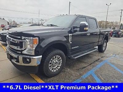 2022 Ford F-350 Super Duty 4X4 XLT 4DR Crew Cab 6.8 FT. SB SRW Pickup