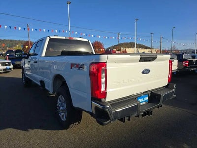 2023 Ford F-350 Super Duty 4X4 XLT 4DR Crew Cab 6.8 FT. SB SRW Pickup