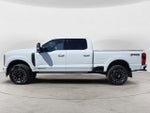 2025 F-350 Super Duty Thumbnail 2