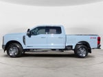2025 F-350 Super Duty Thumbnail 2