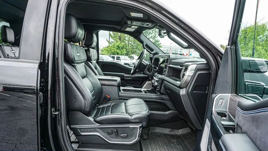 2025 Ford F-350 Super Duty Platinum