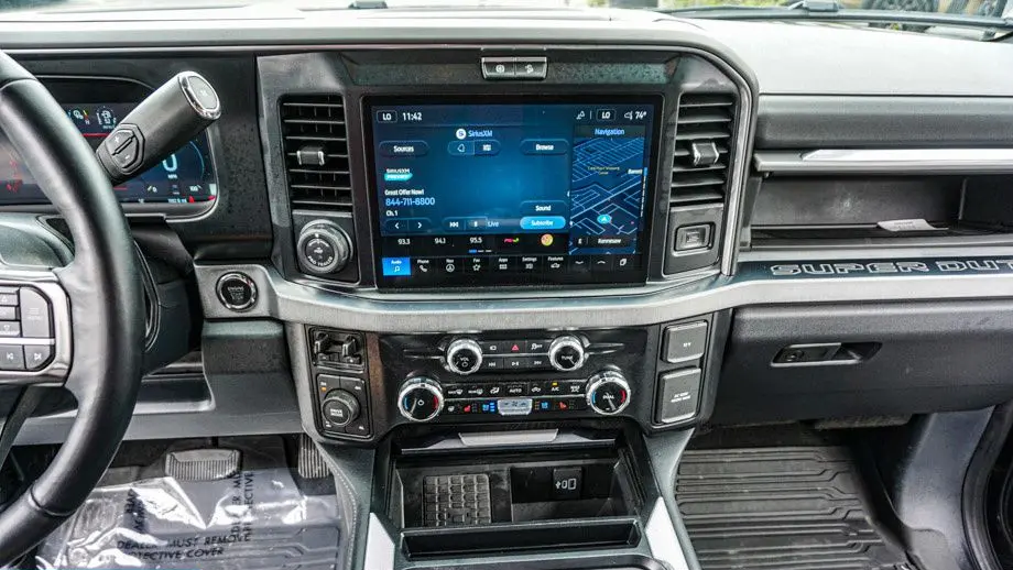 2025 Ford F-350 Super Duty Platinum