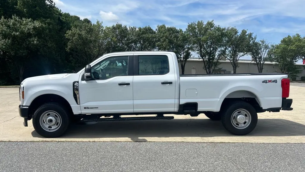 2025 Ford F-350 Super Duty XLT