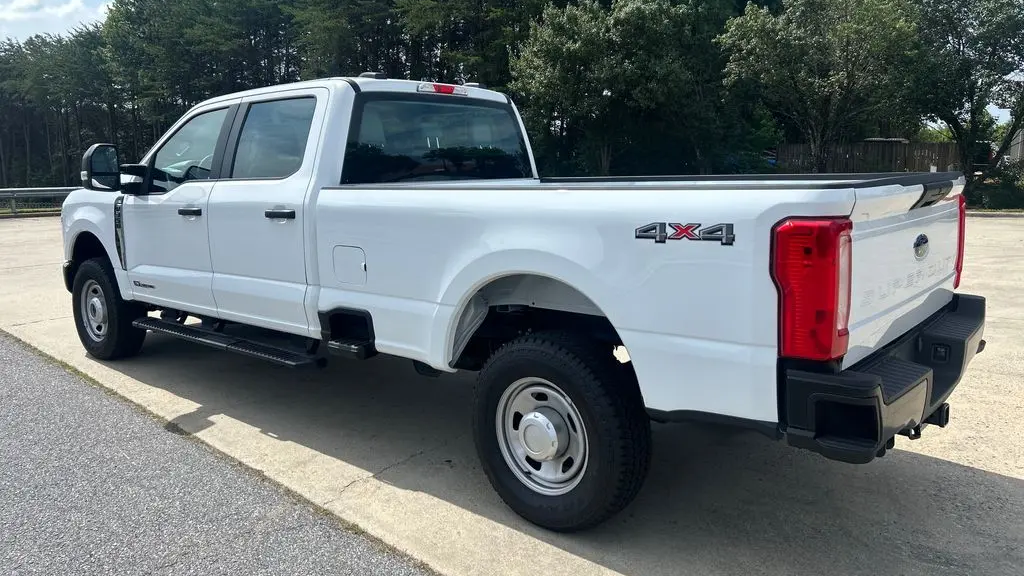 2025 Ford F-350 Super Duty XLT