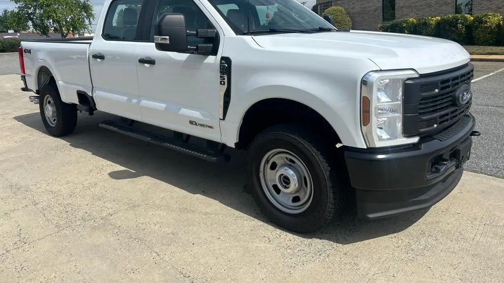 2025 Ford F-350 Super Duty XLT