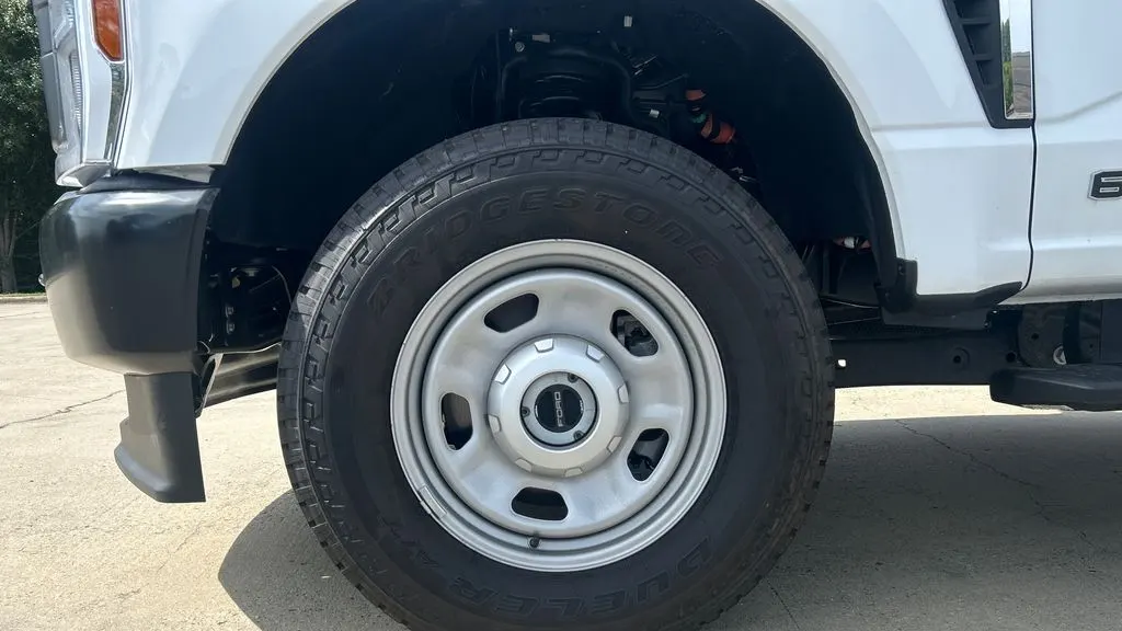 2025 Ford F-350 Super Duty XLT