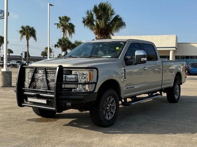 2017 Ford F-350 Super Duty 4X4 Lariat 4DR Crew Cab 6.8 FT. SB SRW Pickup
