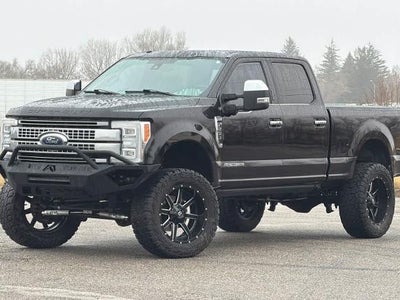2017 Ford F-350 Super Duty 4X4 Platinum 4DR Crew Cab 6.8 FT. SB SRW Pickup