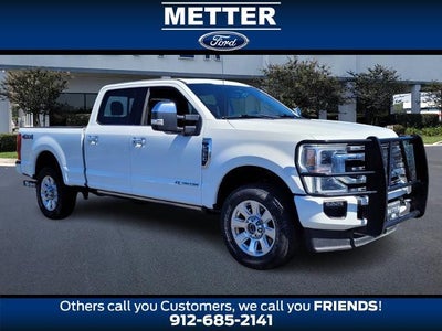 2022 Ford F-350 Super Duty 4X4 Platinum 4DR Crew Cab 6.8 FT. SB SRW Pickup