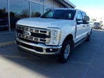 2023 F-350 Super Duty Thumbnail 2
