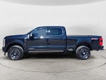2025 F-350 Super Duty Thumbnail 2