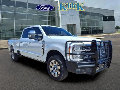 2023 Ford F-350 Super Duty 4X4 Lariat 4DR Crew Cab 6.8 FT. SB SRW Pickup