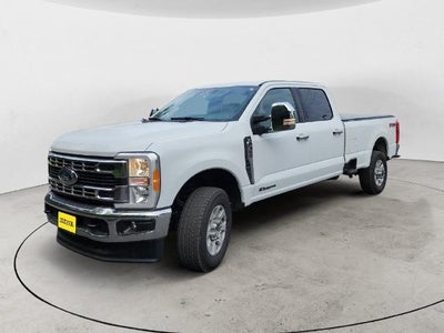 2023 Ford F-350 Super Duty 4X4 XLT 4DR Crew Cab 6.8 FT. SB SRW Pickup