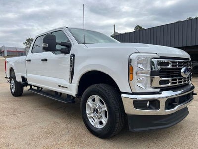 2025 Ford F-350 Super Duty 4X4 King Ranch 4DR Crew Cab 6.8 FT. SB SRW Pickup